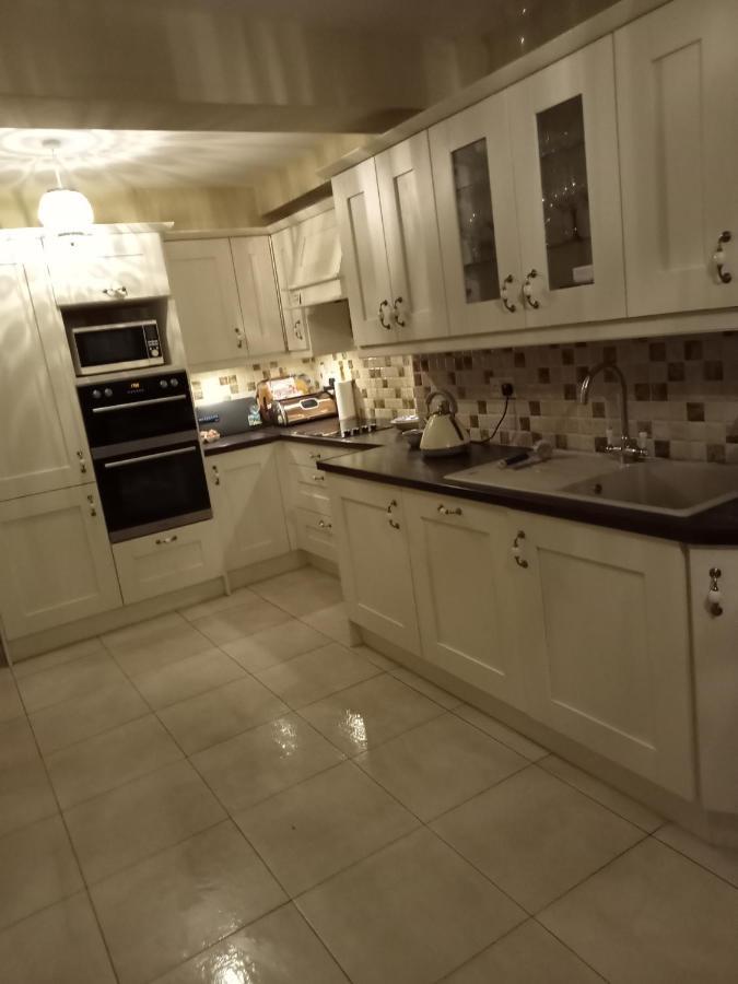 Escape To The Beara Peninsula. Appartement Castletownbere Buitenkant foto